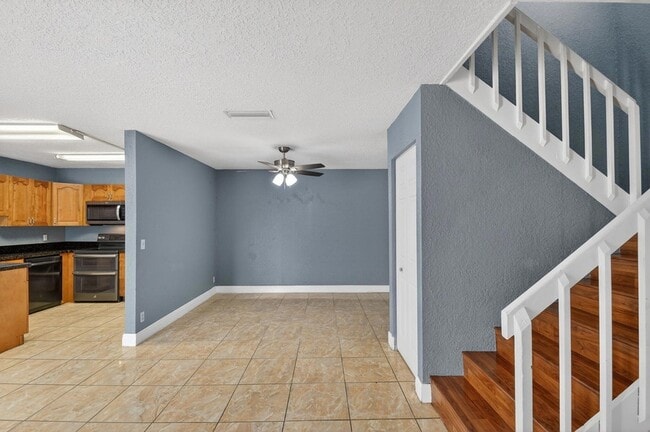 Photo - 320 Woodland Rd
