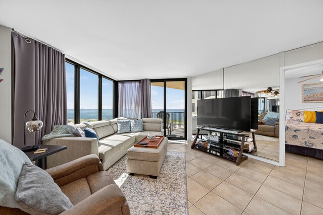 Building Photo - 9850 S Thomas Dr Unit ID1314567P