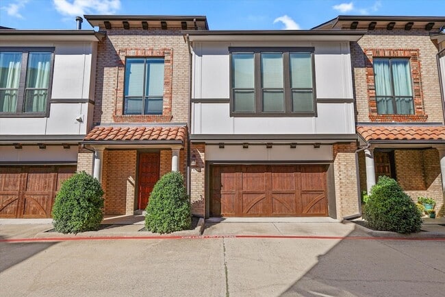 Building Photo - 13900 Noel Rd Unit 6