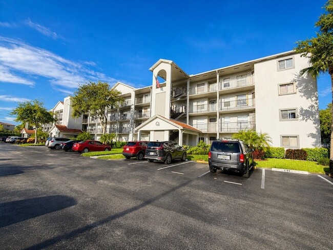 Building Photo - 1400 SW 124th Terrace Unit 105Q
