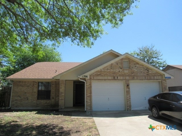 Photo - 1706 Wickfield Way