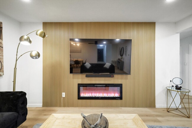 Photo - 8005 Woodhue Rd Unit SI ID1056410P