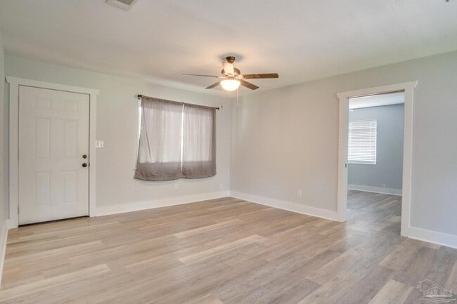 Photo - 195 Navarro Rd