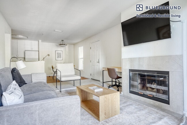 Photo - 1220 N Fair Oaks Ave Unit FL2-ID733