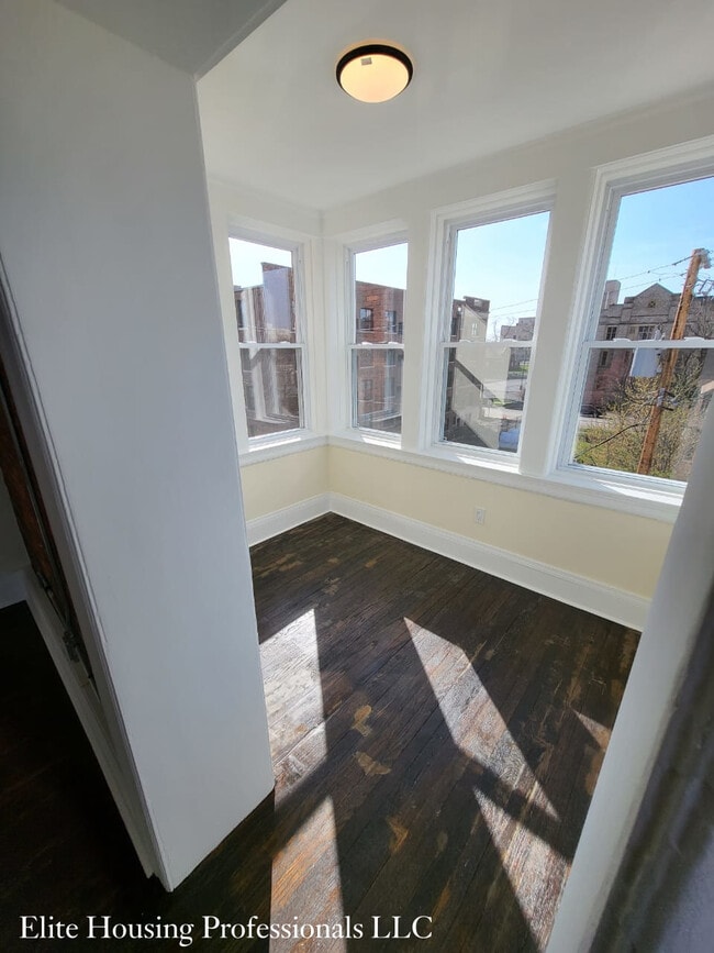 Photo - The Proy Apartments