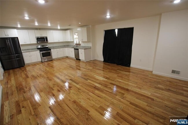 Building Photo - 100 Grove Terrace