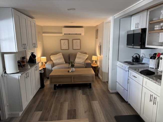 Building Photo - 4 Auburn Ave Ext Unit ID1312409P