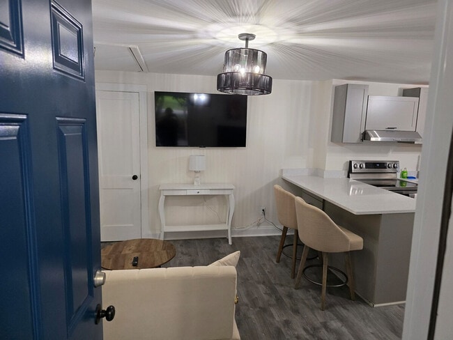 Building Photo - 231 Rogers Ave Unit ID1234785P