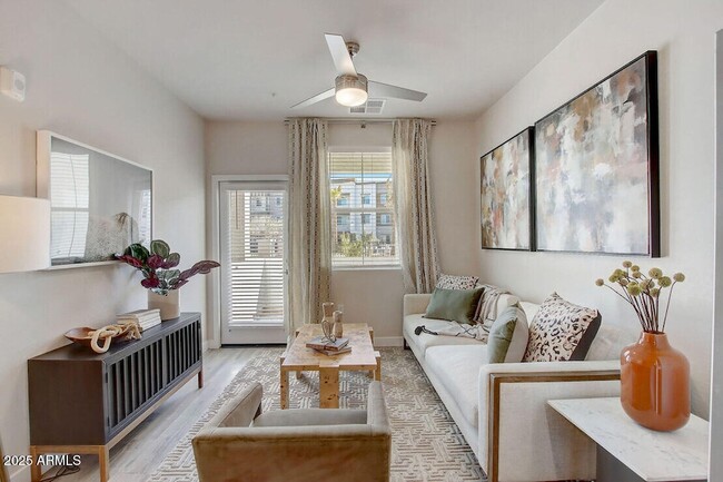 Photo - 28201 N Black Cyn Hwy Unit 1