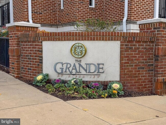 Photo - 300 W Elm St Unit 2410