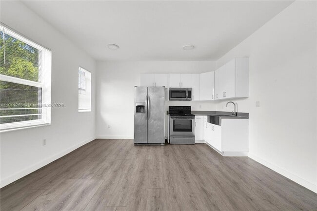 Photo - 402 NW 12th Ave Unit 210