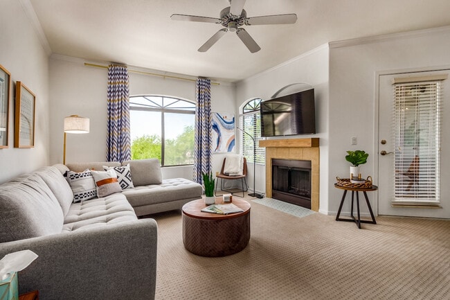 Building Photo - 15095 N Thompson Peak Pkwy Unit SI ID1540142P