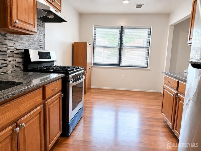 Photo - 1728 Raspberry Ct