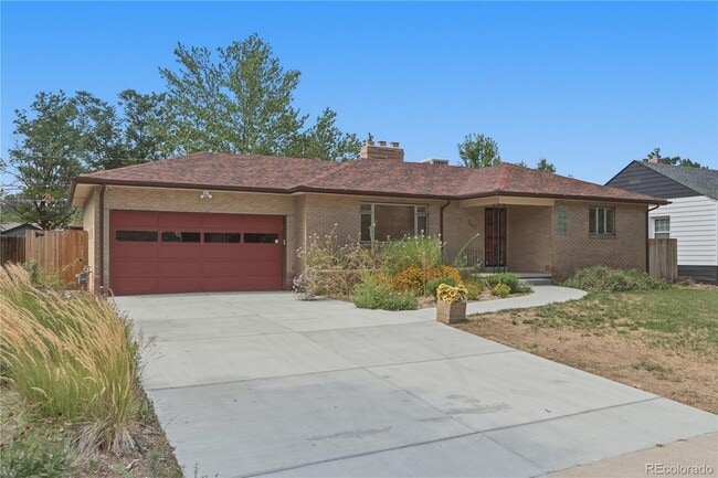 Photo - 1631 Xanthia St