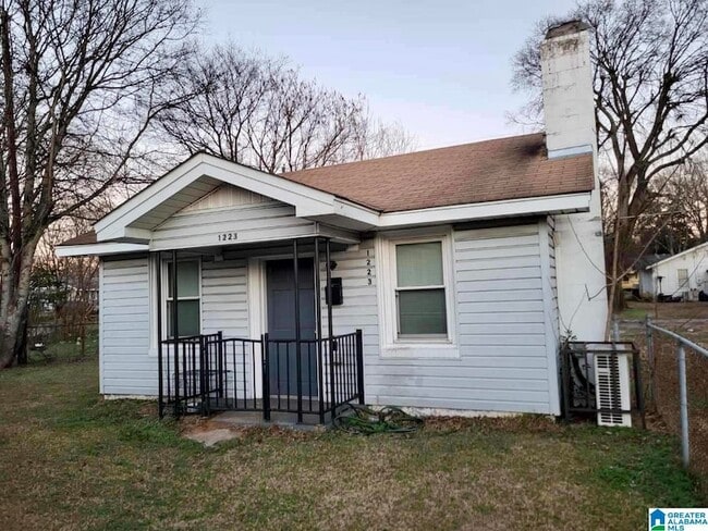 Building Photo - 1223 Hanover St