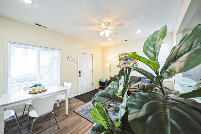 Photo - 105 Ash St Unit ID1364141P