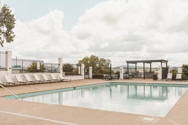 Building Photo - 300 Hickory