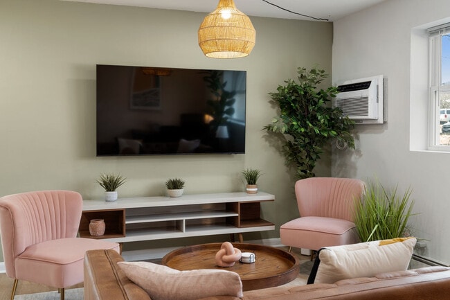 Photo - 1016 E Division St Unit ID1057423P