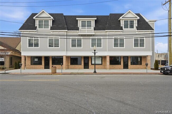 Building Photo - 180 Deer Park Ave Unit 205