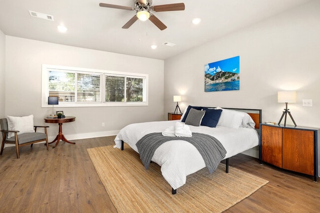 Photo - 702 Shipley St Unit ID1221846P