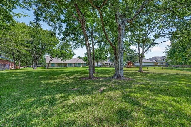 Photo - 32515 Westminster Dr