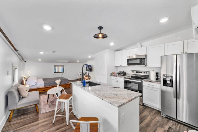 Photo - 18 W Elder St Unit ID1056100P