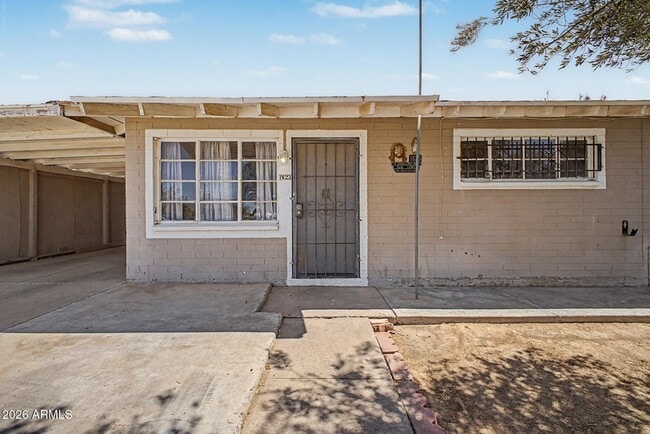Photo - 1823 E Sunland Ave