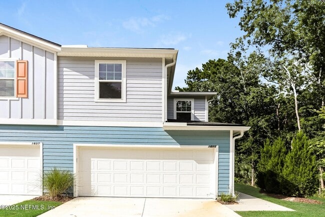 Building Photo - 1605 Cluny Rd