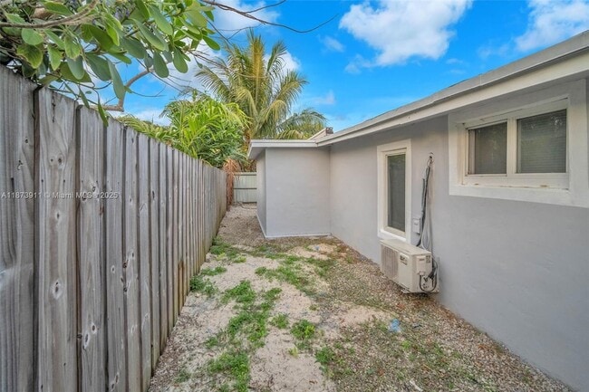 Photo - 2372 NW 34th St