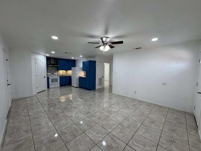 Photo - 423 Fresno St