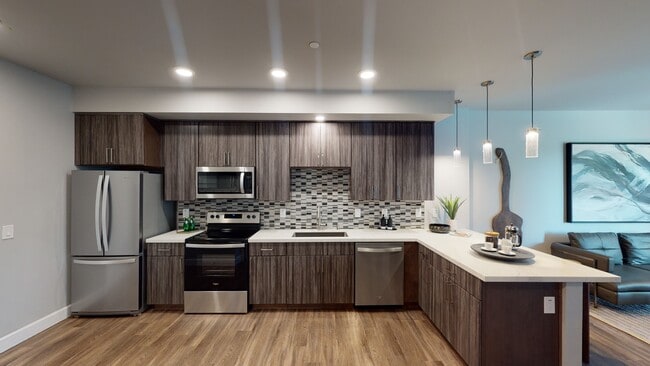 Photo - Capitol Towers - Luxury Midrise