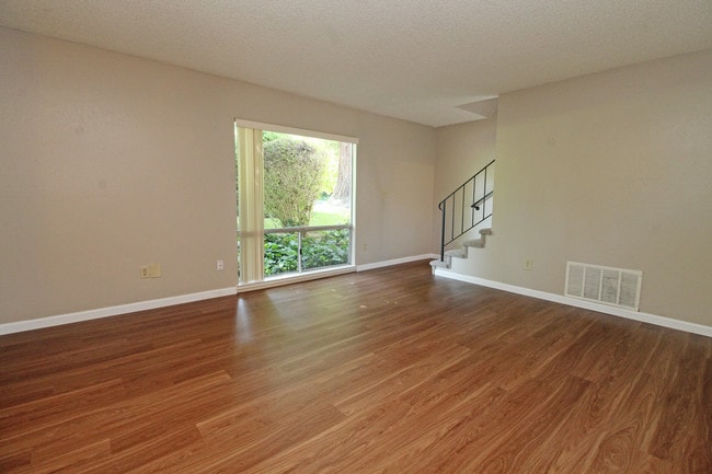 Photo - River Cove Apartments