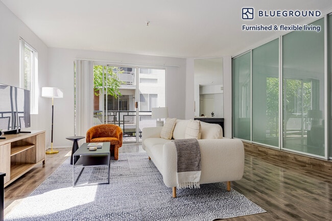 Building Photo - 1443 N Fuller Ave Unit FL2-ID1343