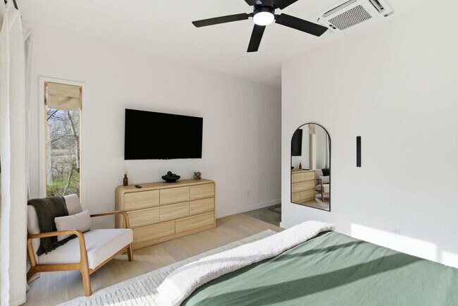 Photo - 1248 NW A St Unit SI ID1621859P
