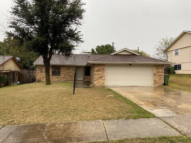 Building Photo - 1105 Montclair Dr