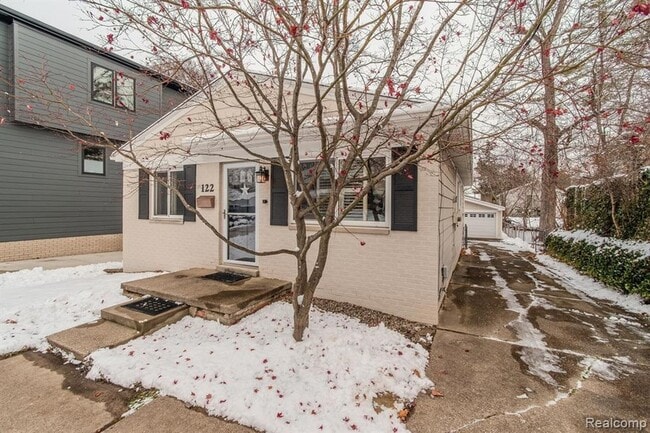 Building Photo - 122 N Helen Ave