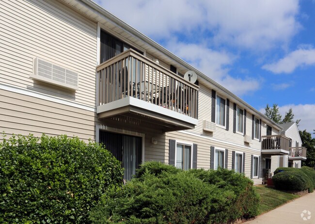 The Hamptons at Town Center - Hamptons