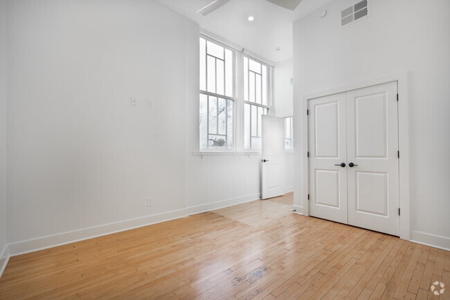 2BR, 2BA - 952SF - Primary Bedroom - The Belknap