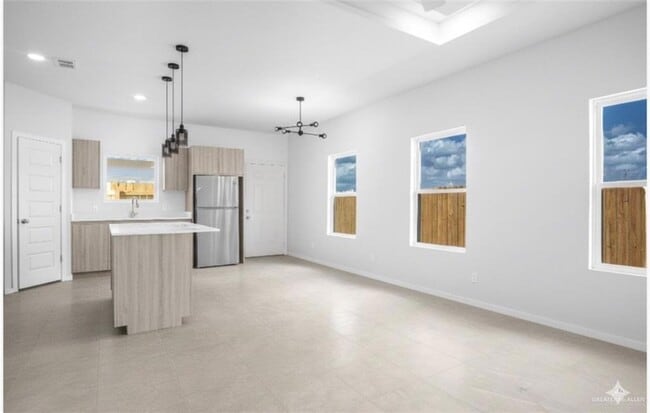 Photo - 608 N Alexandrite Ave Unit 2