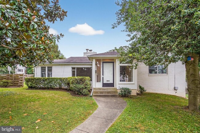 Photo - 5205 Saratoga Ave