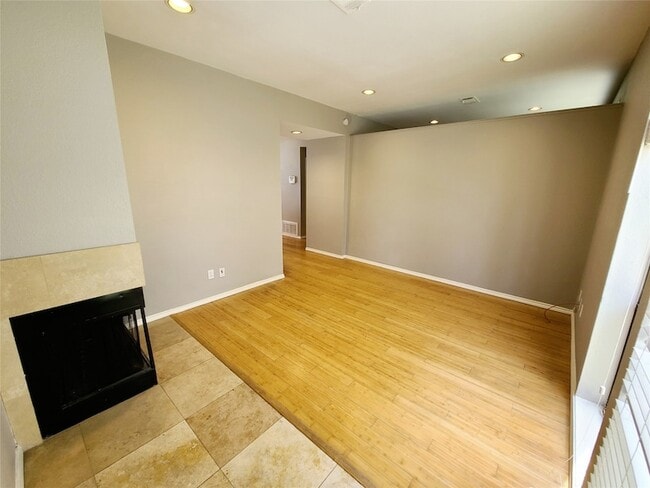 Photo - 2002 N Fitzhugh Ave Unit 2