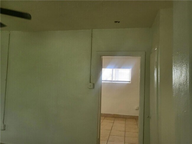 Photo - 1916 Claire Ave Unit D