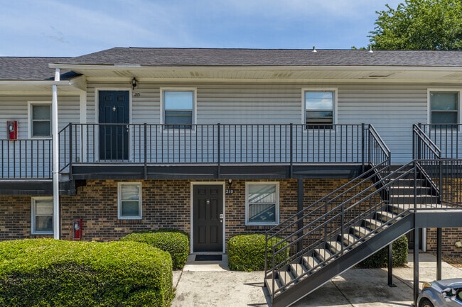 Photo - Executive Lodge