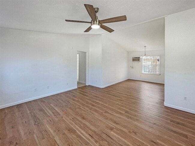 Photo - 11914 Kingslake Forest Dr