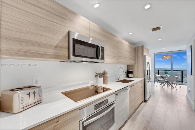 Photo - 121 NE 34th St Unit 2815