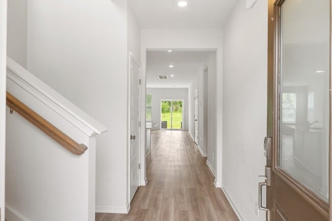 Photo - 416 Alcott Way
