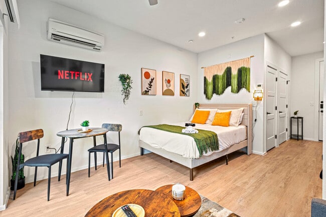 Photo - 596 W 9th St Unit ID1335746P