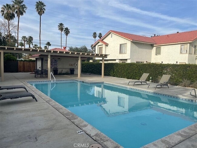 Building Photo - 74606 Driftwood Dr Unit 4