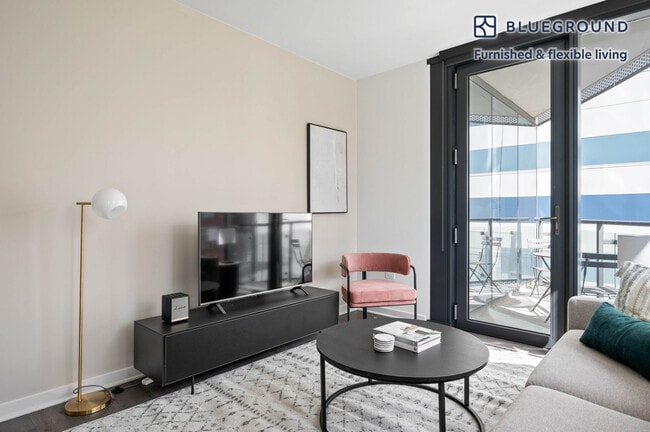 Photo - 730 W Couch Pl Unit FL7-ID781