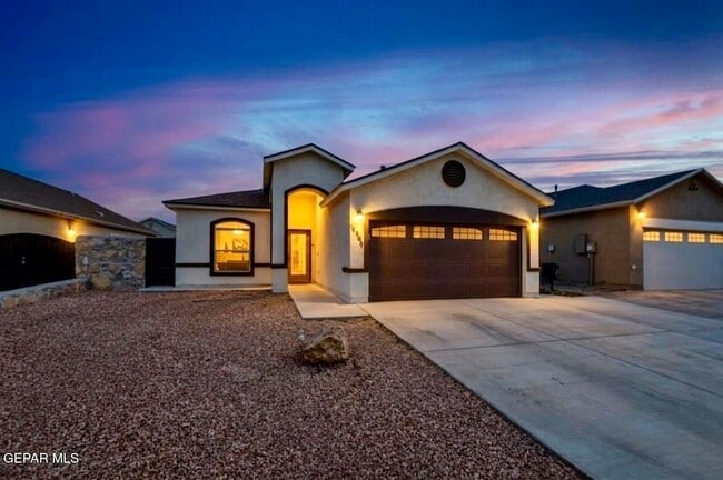 Building Photo - 14904 Tierra Coruna Ave